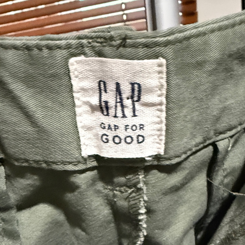Women's Gap Green Shorts - Picture 2 of 7